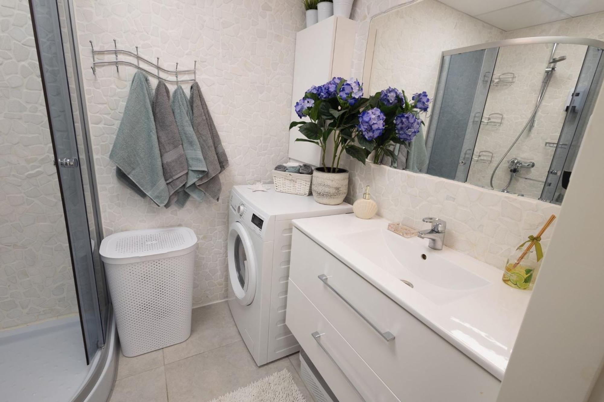 Stella'S Apartment - City Center - Free Secure Parking - Big Sun Terrace - Air Conditioning - Wifi - Tram To The Tallinn Bus Station And Old Town Ngoại thất bức ảnh