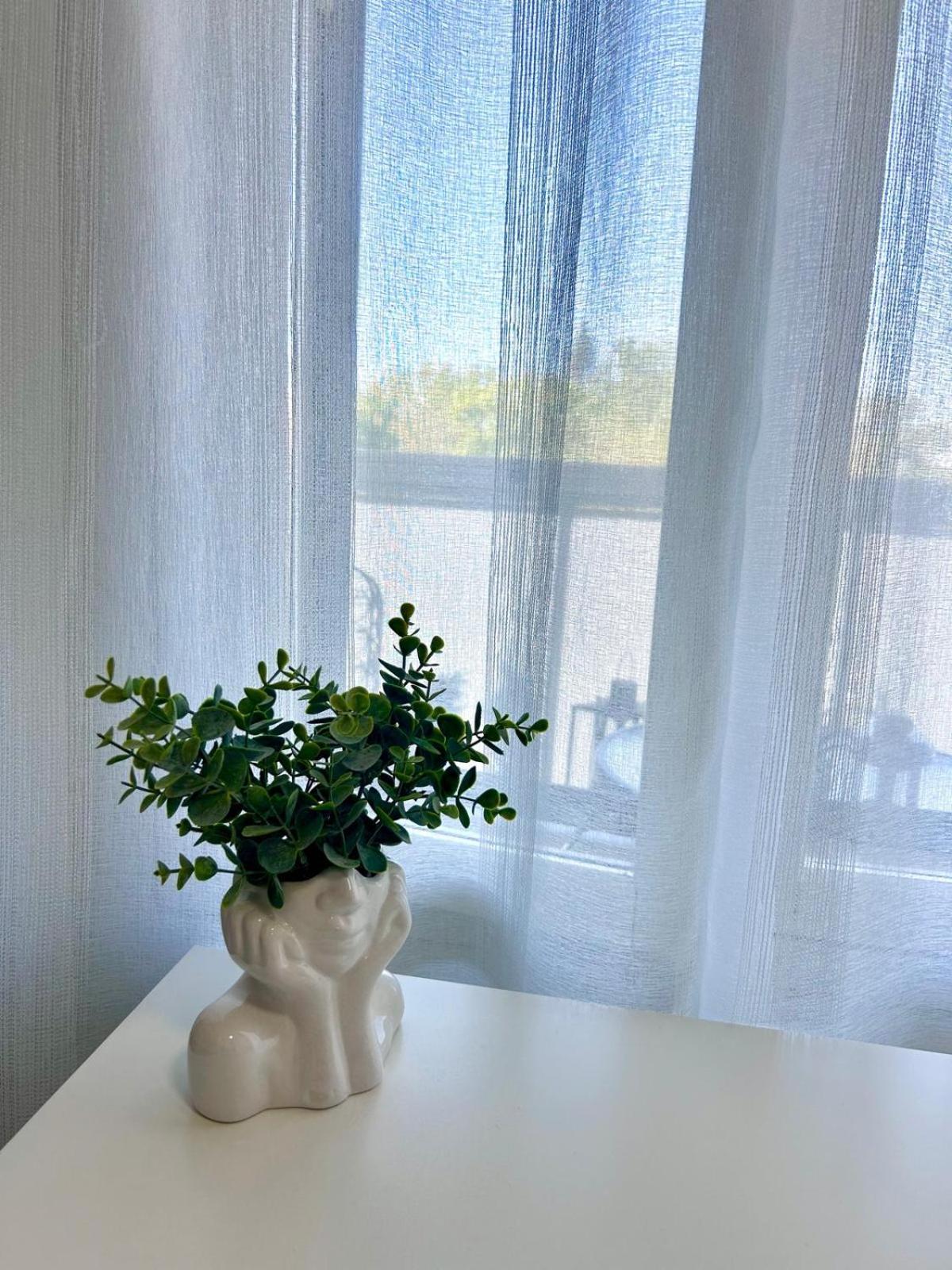Stella'S Apartment - City Center - Free Secure Parking - Big Sun Terrace - Air Conditioning - Wifi - Tram To The Tallinn Bus Station And Old Town Ngoại thất bức ảnh