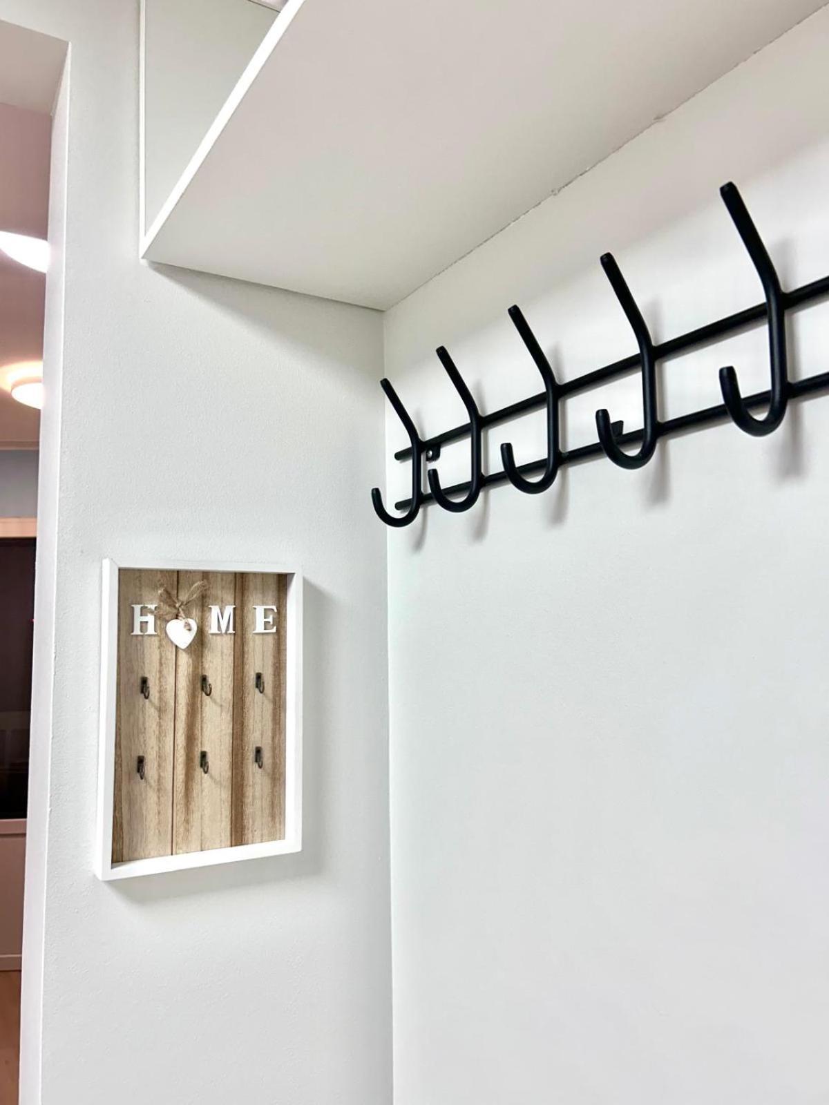 Stella'S Apartment - City Center - Free Secure Parking - Big Sun Terrace - Air Conditioning - Wifi - Tram To The Tallinn Bus Station And Old Town Ngoại thất bức ảnh