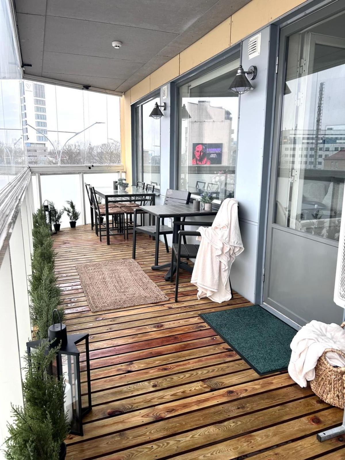 Stella'S Apartment - City Center - Free Secure Parking - Big Sun Terrace - Air Conditioning - Wifi - Tram To The Tallinn Bus Station And Old Town Ngoại thất bức ảnh