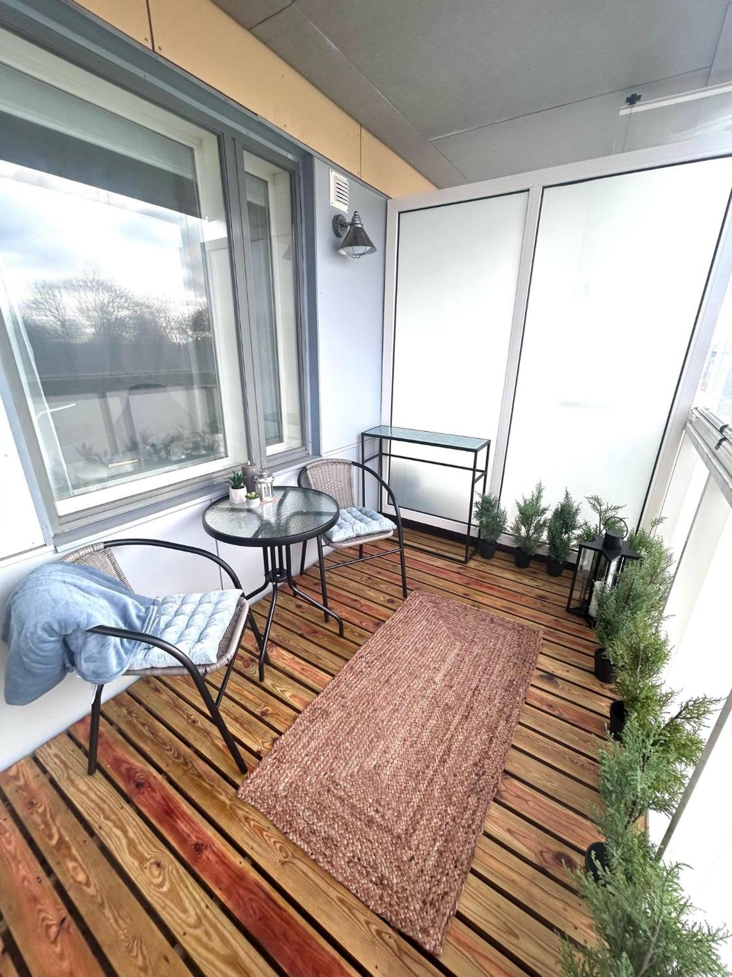 Stella'S Apartment - City Center - Free Secure Parking - Big Sun Terrace - Air Conditioning - Wifi - Tram To The Tallinn Bus Station And Old Town Ngoại thất bức ảnh