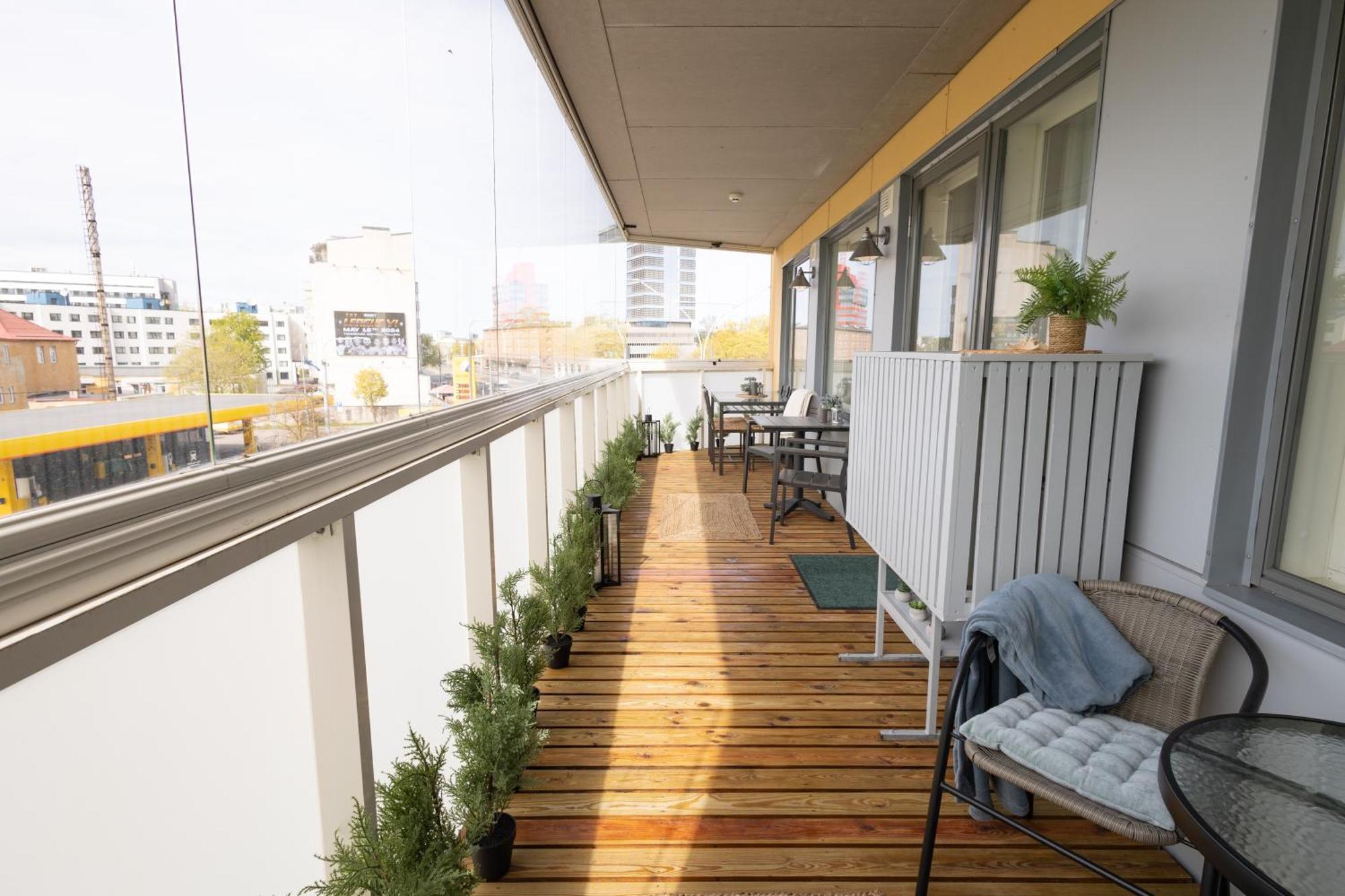Stella'S Apartment - City Center - Free Secure Parking - Big Sun Terrace - Air Conditioning - Wifi - Tram To The Tallinn Bus Station And Old Town Ngoại thất bức ảnh